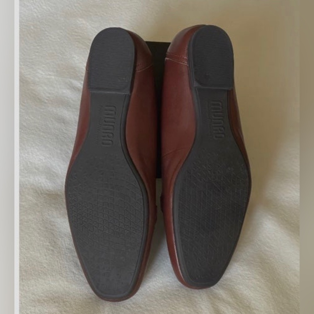 Munro Leather Blair Bit Loafers in Russell Brown Size: 8.5 - Picture 11 of 11
